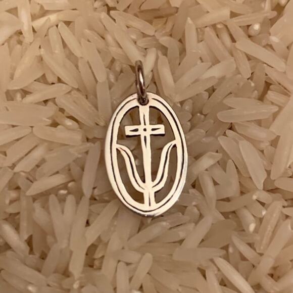 Retired James Avery Cross Flower Charm - Picture 1 of 4